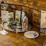 Al Palazzo Del Marchese Di Camugliano Residenza D'epoca Hotel 4*