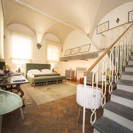 Al Palazzo Del Marchese Di Camugliano Residenza D'epoca