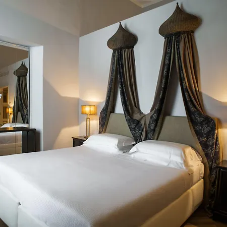 Hotel Al Palazzo Del Marchese Di Camugliano Residenza D'epoca 4*