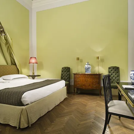 Al Palazzo Del Marchese Di Camugliano Residenza D'epoca