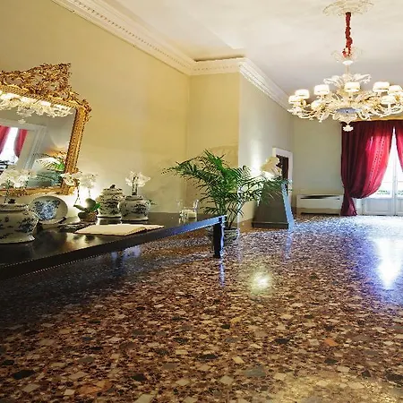 Hotel Al Palazzo Del Marchese Di Camugliano Residenza D'epoca Florence