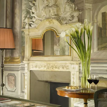 加木格里诺侯爵宫依波娜酒店 4*