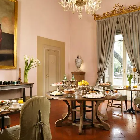Al Palazzo Del Marchese Di Camugliano Residenza D'epoca Florence