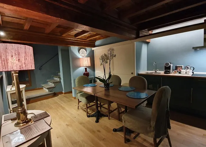 Hotel Al Palazzo Del Marchese Di Camugliano Residenza D'epoca 4*