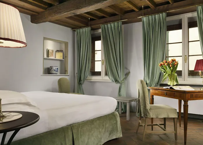 Al Palazzo Del Marchese Di Camugliano Residenza D'epoca