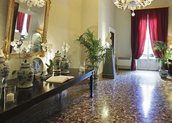 Al Palazzo Del Marchese Di Camugliano Residenza D'epoca Hotel